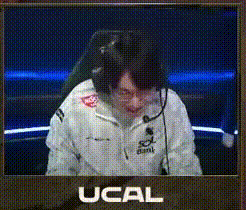 j9九游会老哥俱乐部交流师从Ucal！Zeka赛中语音：不给我五杀我也从椅子上掉下去！